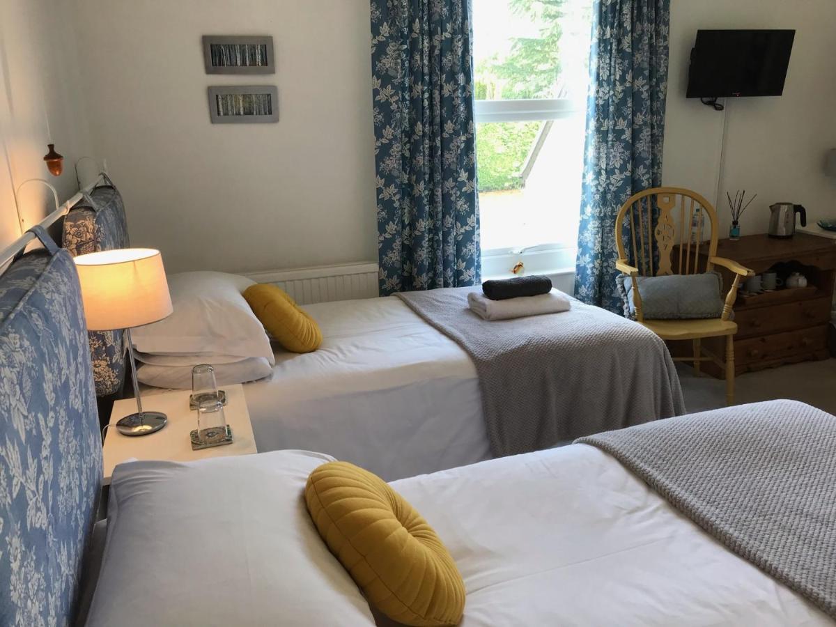 The White House Bed & Breakfast Milton Keynes Exterior photo