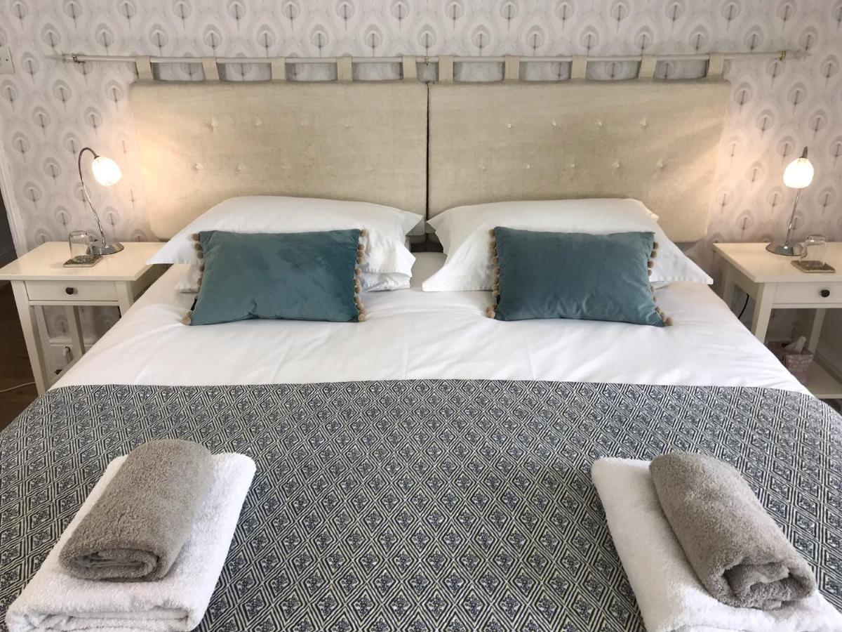 The White House Bed & Breakfast Milton Keynes Exterior photo